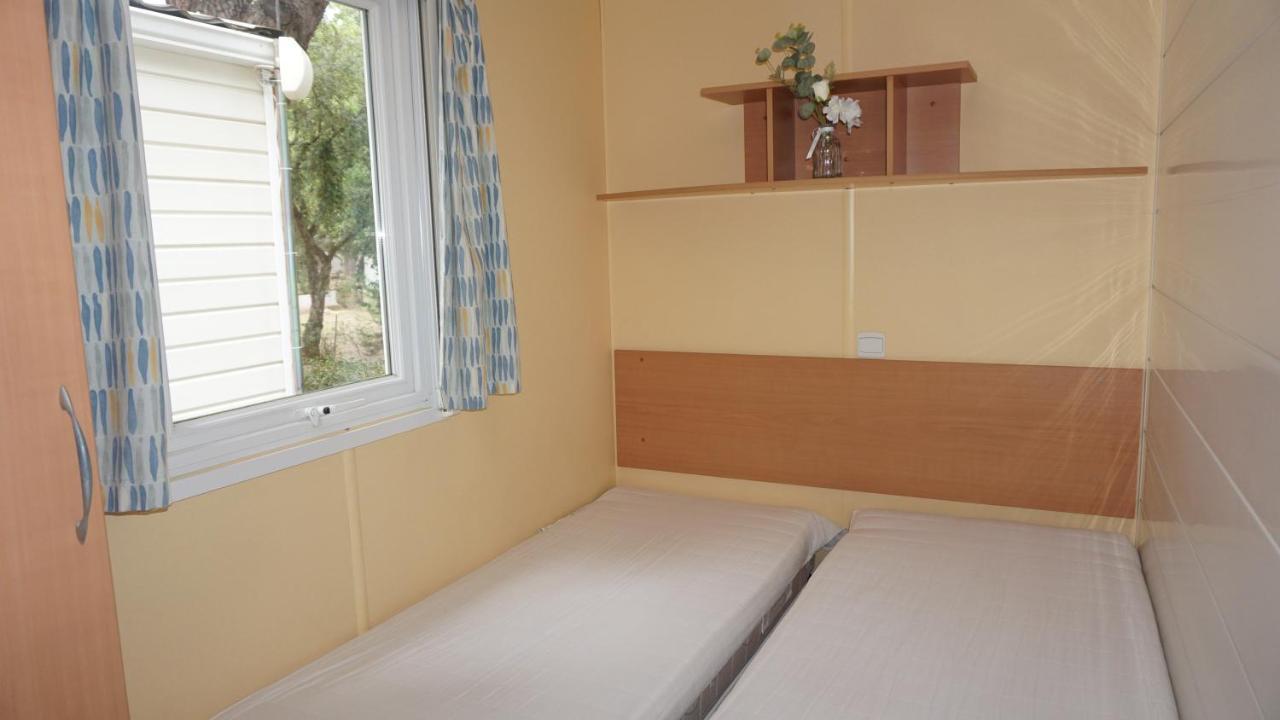 Chalets Met Buitenkeuken Op Camping Lei Suves - Joycasa Roquebrune-sur Argens Extérieur photo