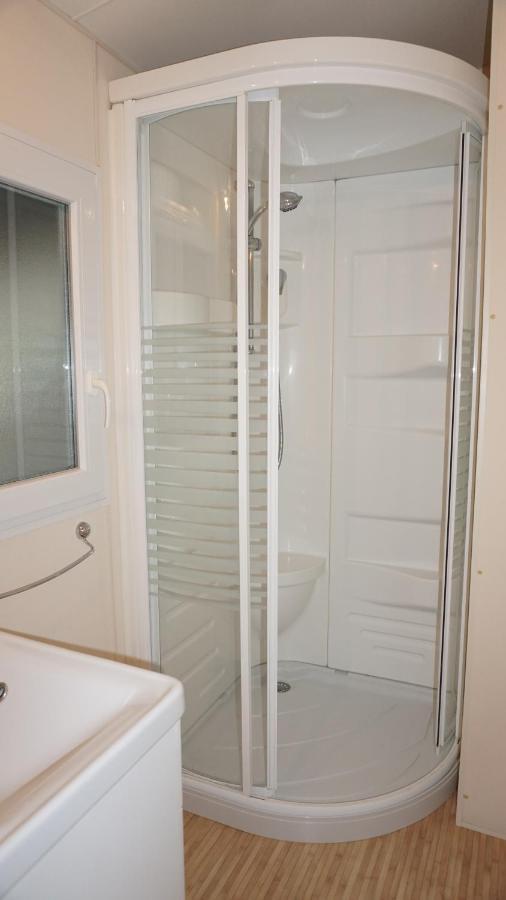 Chalets Met Buitenkeuken Op Camping Lei Suves - Joycasa Roquebrune-sur Argens Extérieur photo