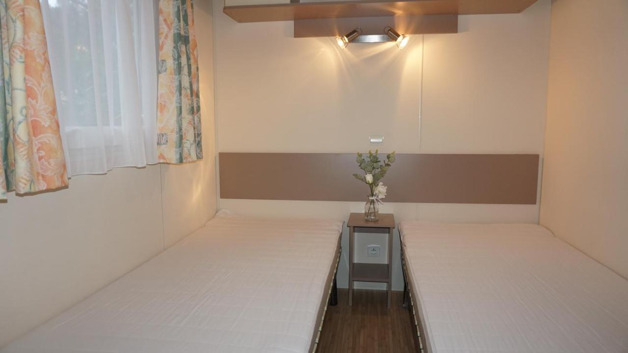 Chalets Met Buitenkeuken Op Camping Lei Suves - Joycasa Roquebrune-sur Argens Extérieur photo
