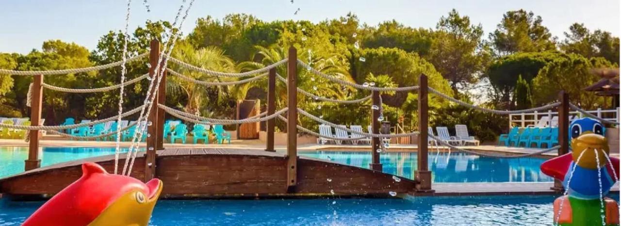 Chalets Met Buitenkeuken Op Camping Lei Suves - Joycasa Roquebrune-sur Argens Extérieur photo