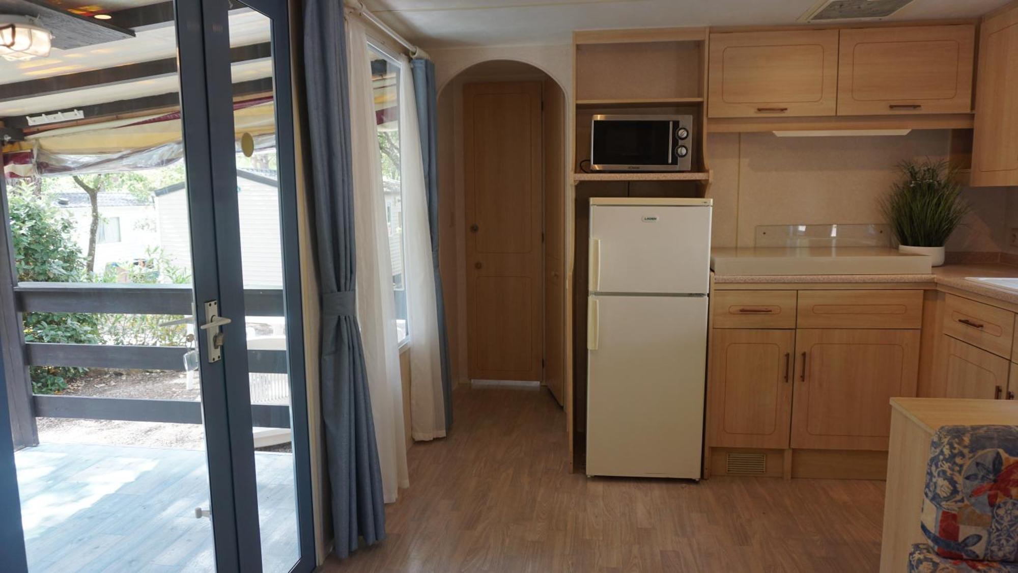 Chalets Met Buitenkeuken Op Camping Lei Suves - Joycasa Roquebrune-sur Argens Chambre photo