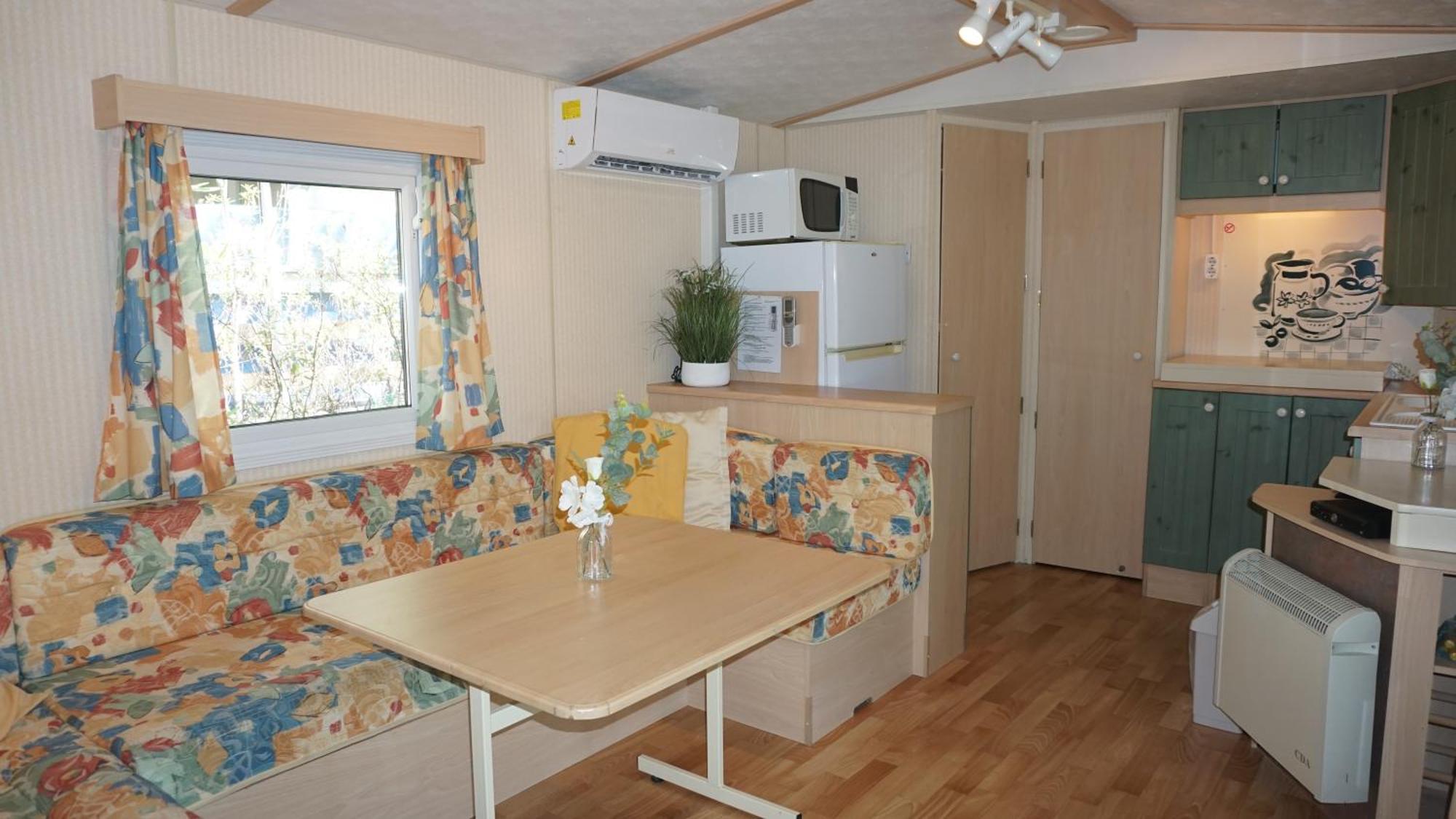 Chalets Met Buitenkeuken Op Camping Lei Suves - Joycasa Roquebrune-sur Argens Chambre photo