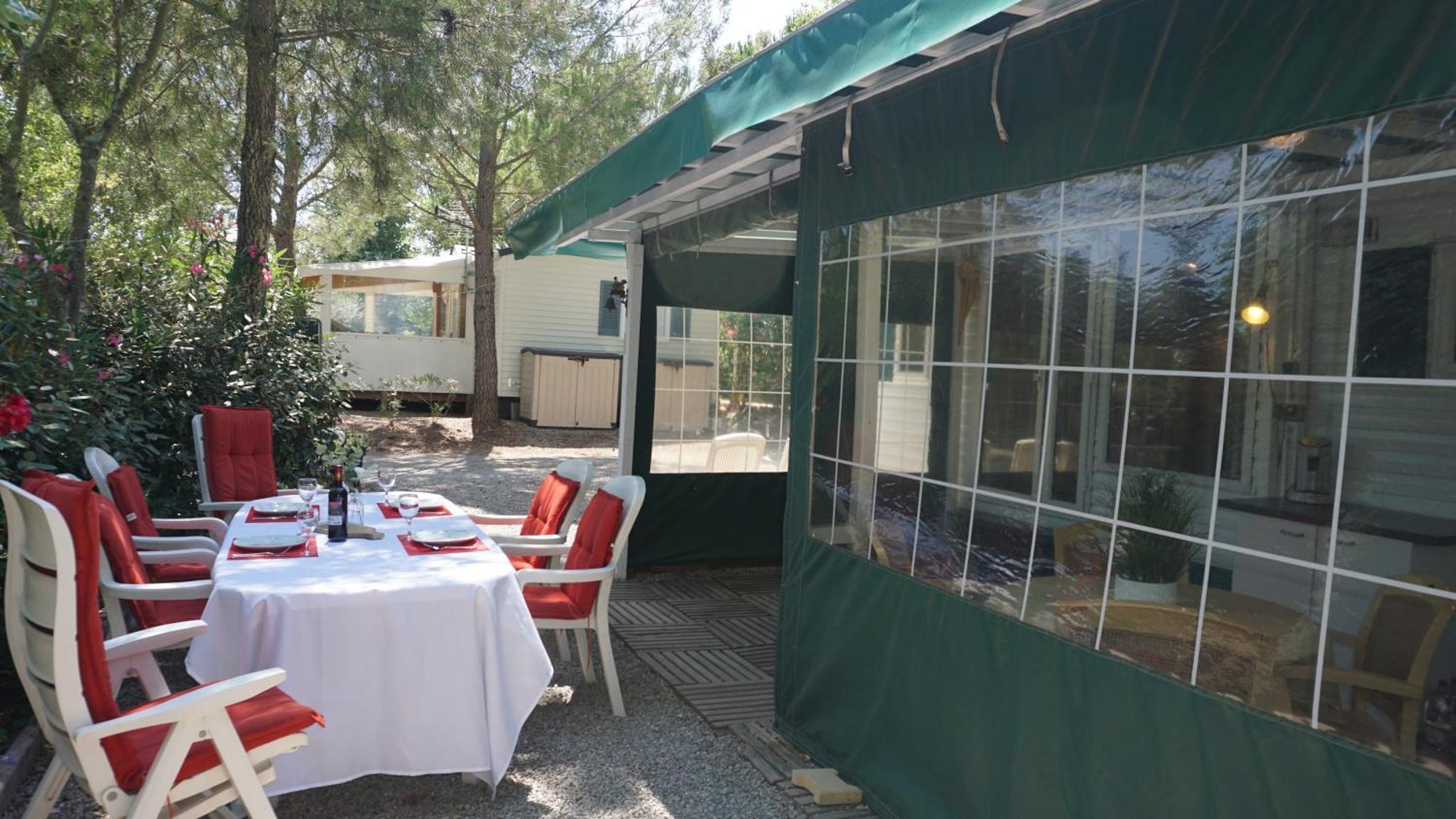Chalets Met Buitenkeuken Op Camping Lei Suves - Joycasa Roquebrune-sur Argens Chambre photo